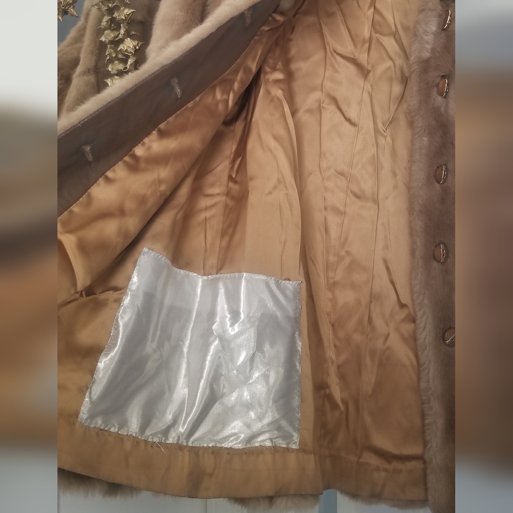 Vntg Caramel Tan Faux Fur Coat - Picture 11 of 14